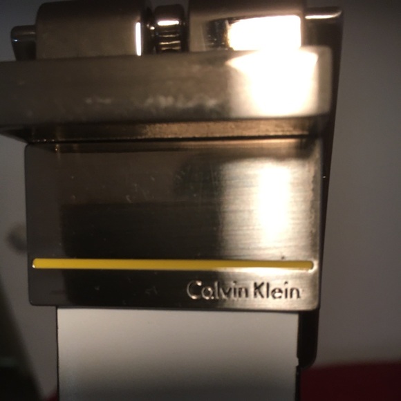 Calvin Klein white & brown leather reversible belt. Size 36. Worn twice. - Picture 4 of 6
